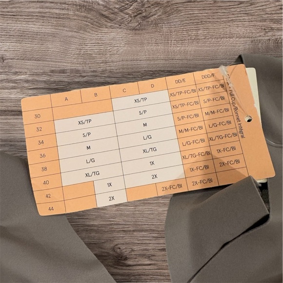 NWT True and Co. Seamless Taupe Bra - Picture 3 of 3